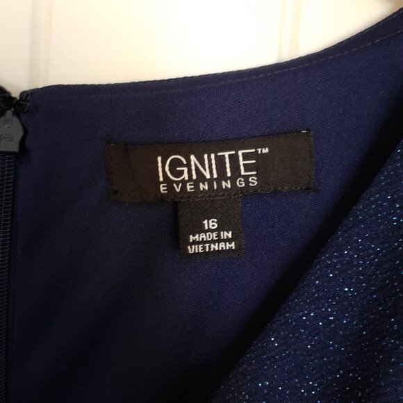 NWT Ignite Evenings Short Sleeve Surplice V-Neck Sheath Dress Navy Blue Size 16 - Picture 3 of 15